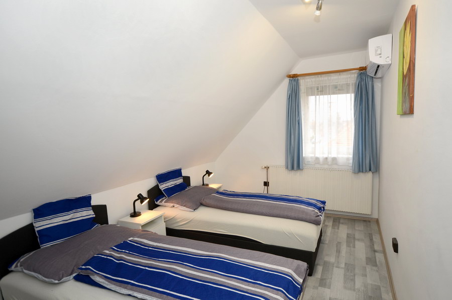 Monika Guesthouse Tapolca - 3-room air-conditioned apartment for 6 + 1 people
